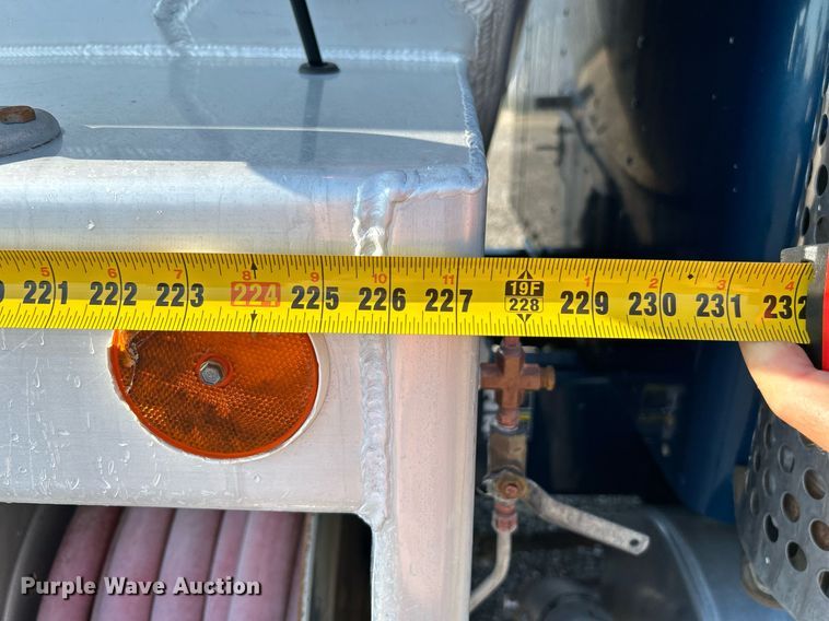 image for item KW9094 2006 Kenworth  fuel truck