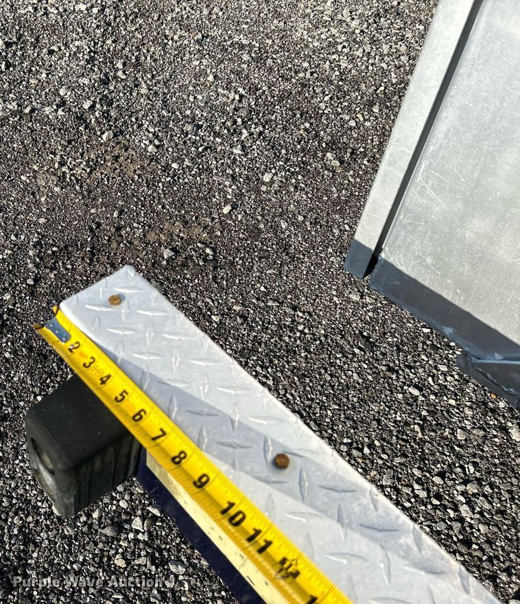 image for item KW9094 2006 Kenworth  fuel truck