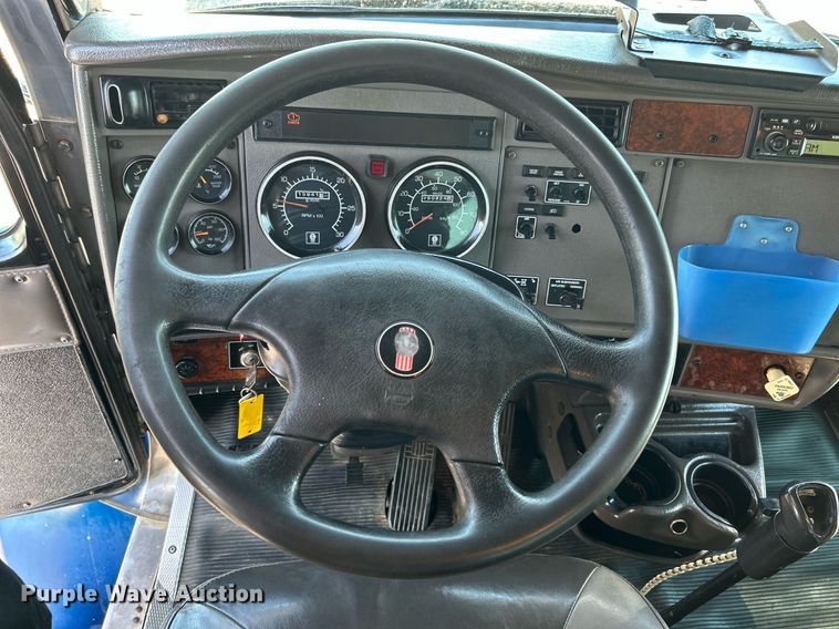 image for item KW9094 2006 Kenworth  fuel truck