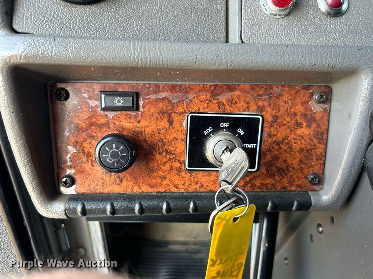 image for item KW9094 2006 Kenworth  fuel truck