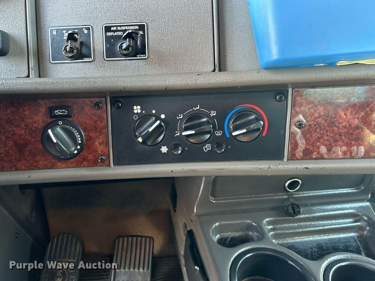 image for item KW9094 2006 Kenworth  fuel truck