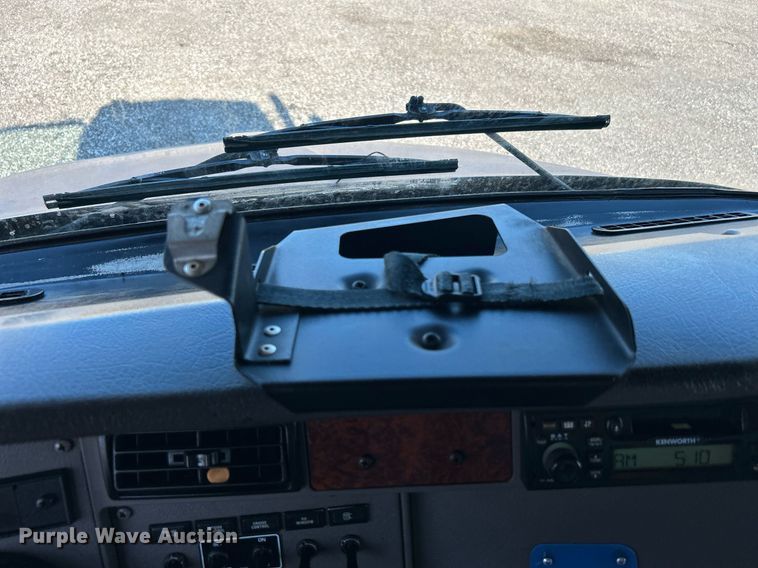 image for item KW9094 2006 Kenworth  fuel truck