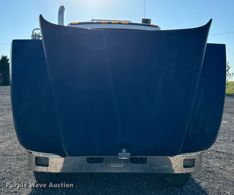 image for item KW9094 2006 Kenworth  fuel truck