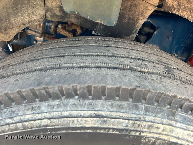 image for item KW9094 2006 Kenworth  fuel truck