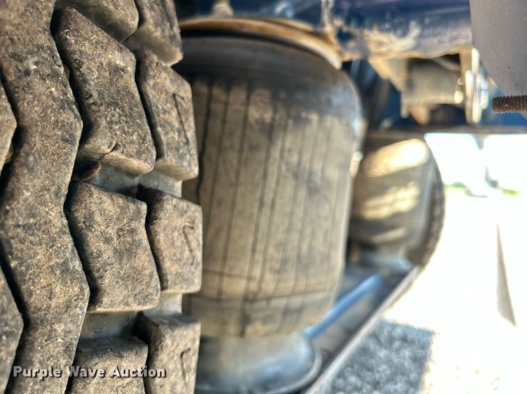 image for item KW9094 2006 Kenworth  fuel truck