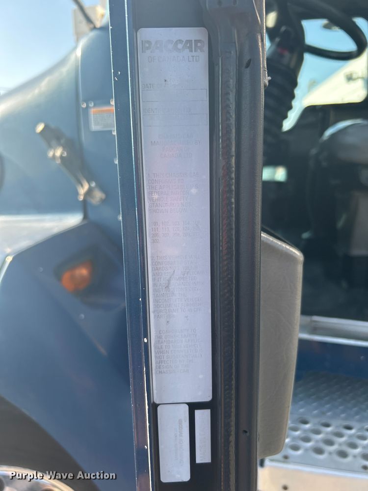 image for item KW9094 2006 Kenworth  fuel truck