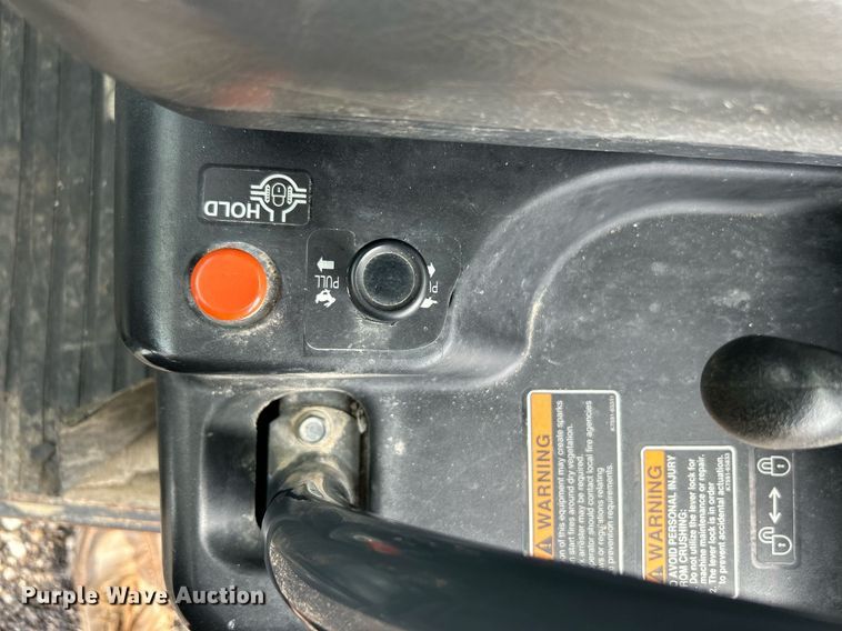 image for item KW9162 2011 Kubota RTV-X1100C  utility vehicle