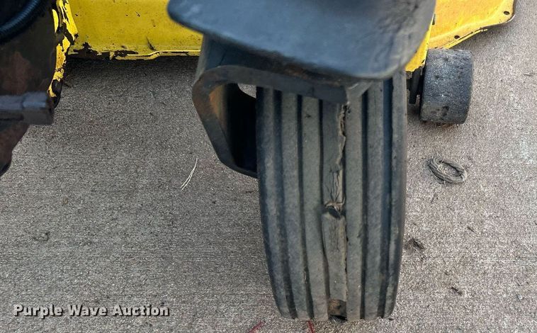 image for item LE9770 (3) lawn mowers