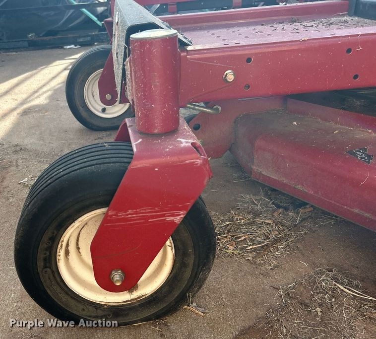 image for item LE9770 (3) lawn mowers