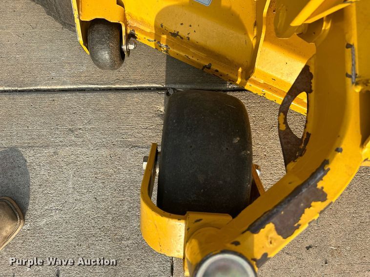 image for item LE9772 Hustler  ZTR lawn mower