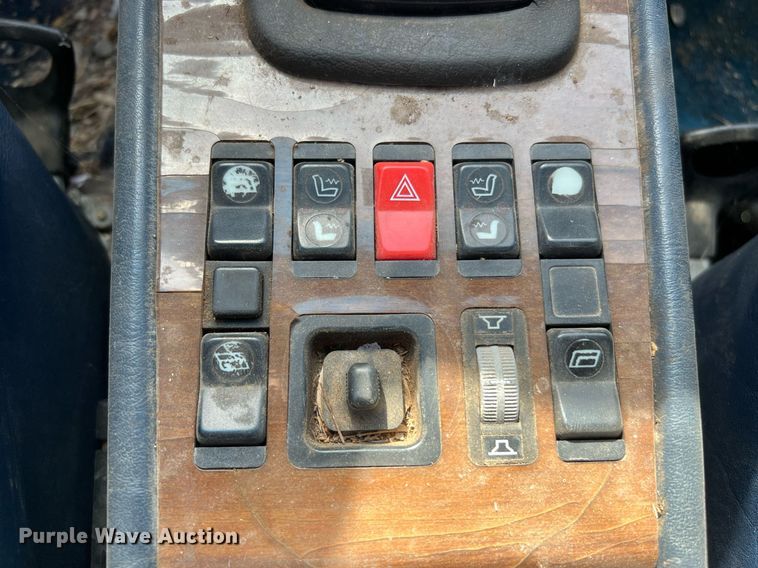 image for item LF9418 1985 Mercedes Benz 300D