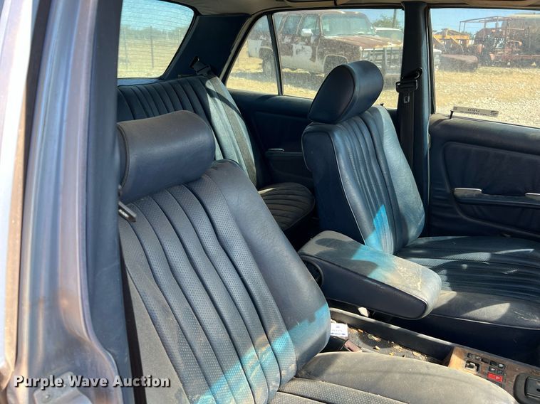 image for item LF9418 1985 Mercedes Benz 300D