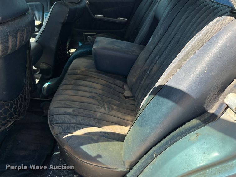 image for item LF9418 1985 Mercedes Benz 300D