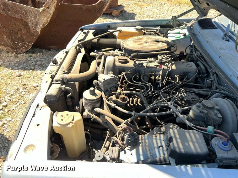 image for item LF9418 1985 Mercedes Benz 300D