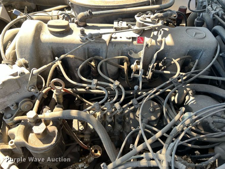 image for item LF9418 1985 Mercedes Benz 300D