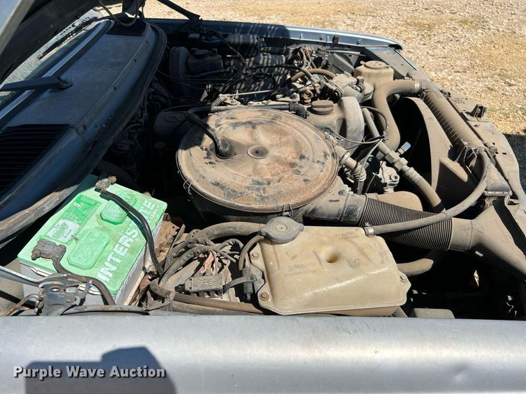 image for item LF9418 1985 Mercedes Benz 300D