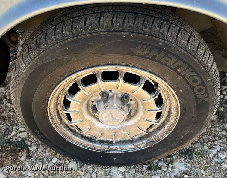 image for item LF9418 1985 Mercedes Benz 300D