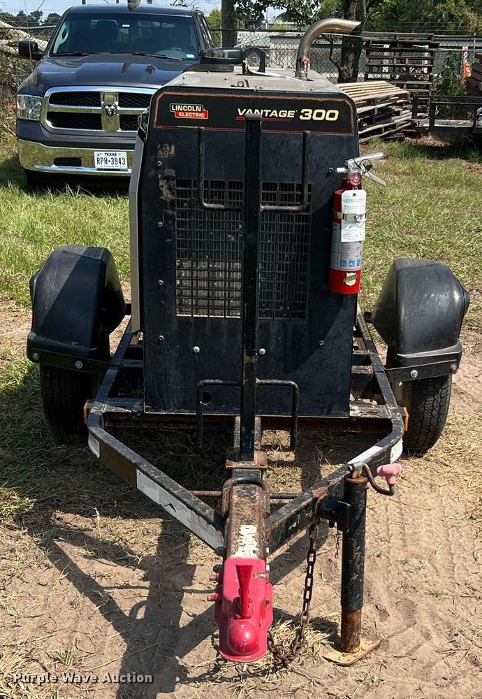 image for item LF9425 2017 Lincoln Electric Vantage 300  welder/generator