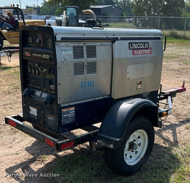 image for item LF9425 2017 Lincoln Electric Vantage 300  welder/generator