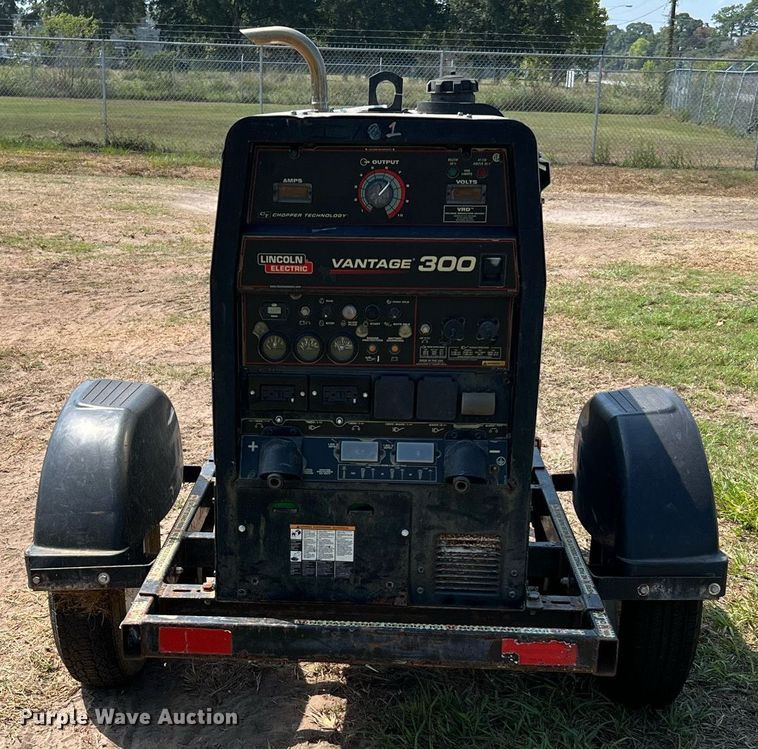 image for item LF9425 2017 Lincoln Electric Vantage 300  welder/generator