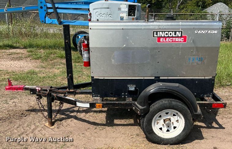 image for item LF9425 2017 Lincoln Electric Vantage 300  welder/generator