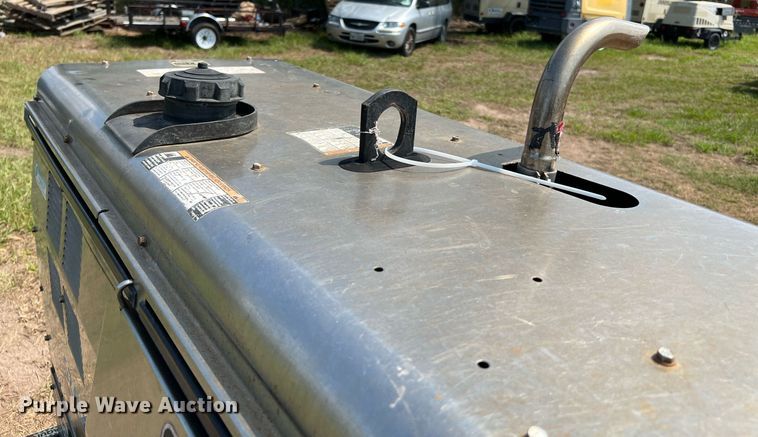 image for item LF9425 2017 Lincoln Electric Vantage 300  welder/generator