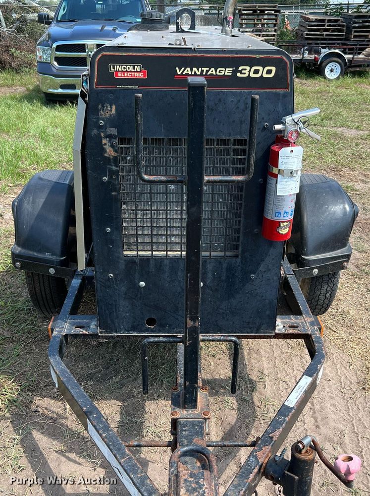 image for item LF9425 2017 Lincoln Electric Vantage 300  welder/generator