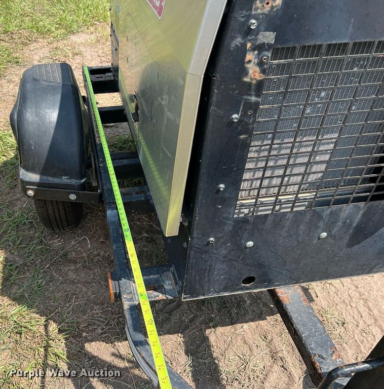 image for item LF9425 2017 Lincoln Electric Vantage 300  welder/generator