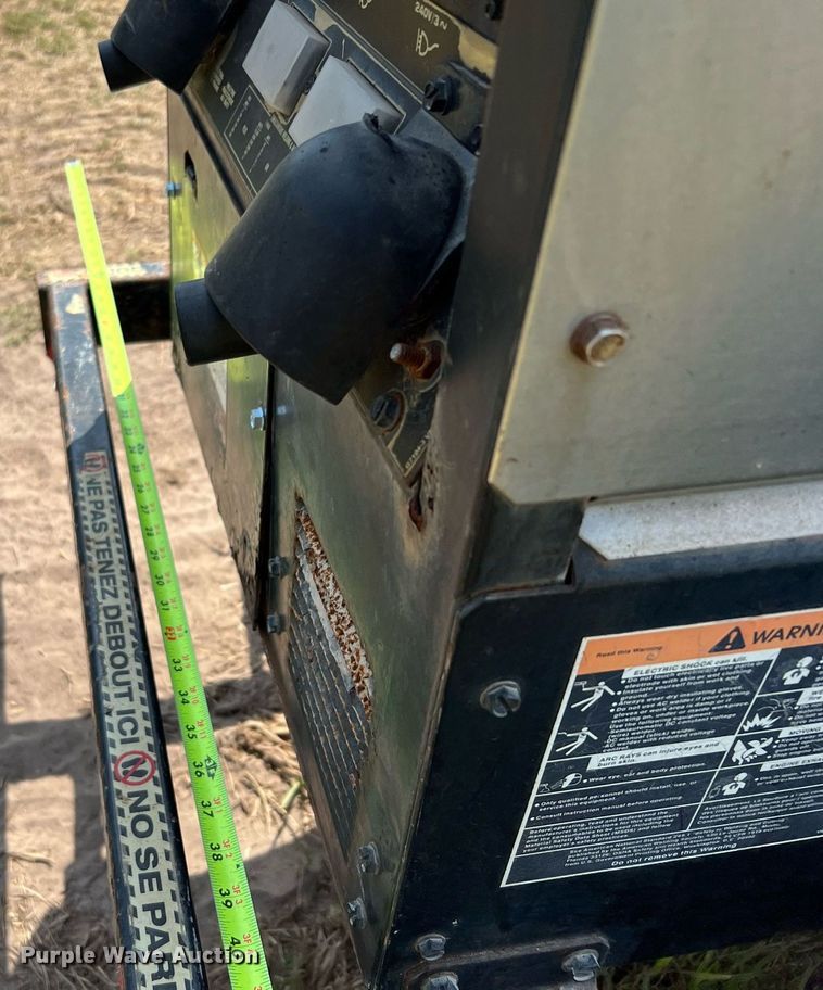 image for item LF9425 2017 Lincoln Electric Vantage 300  welder/generator