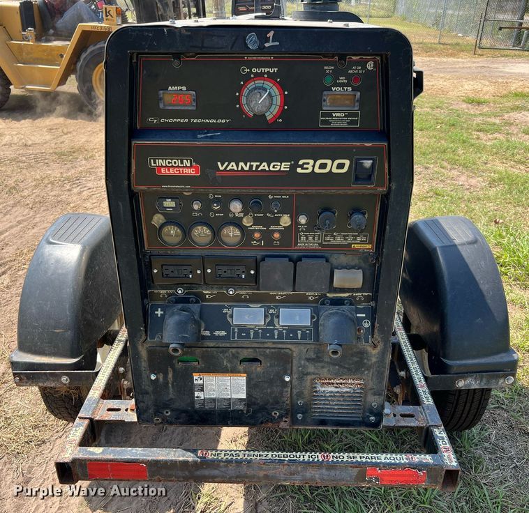 image for item LF9425 2017 Lincoln Electric Vantage 300  welder/generator