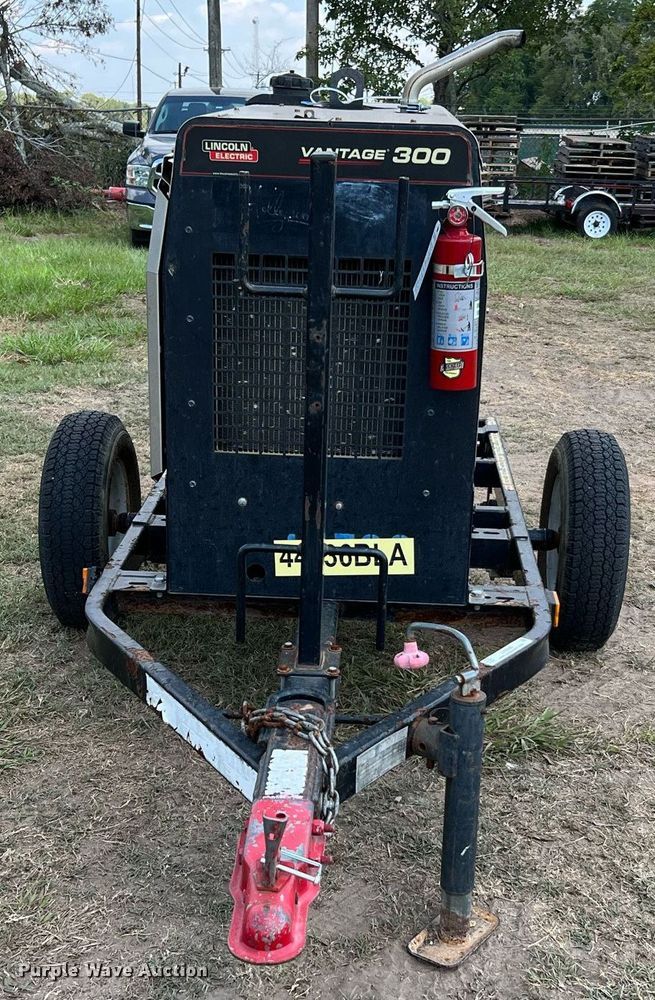 image for item LF9426 2017 Lincoln Electric Vantage 300  welder/generator