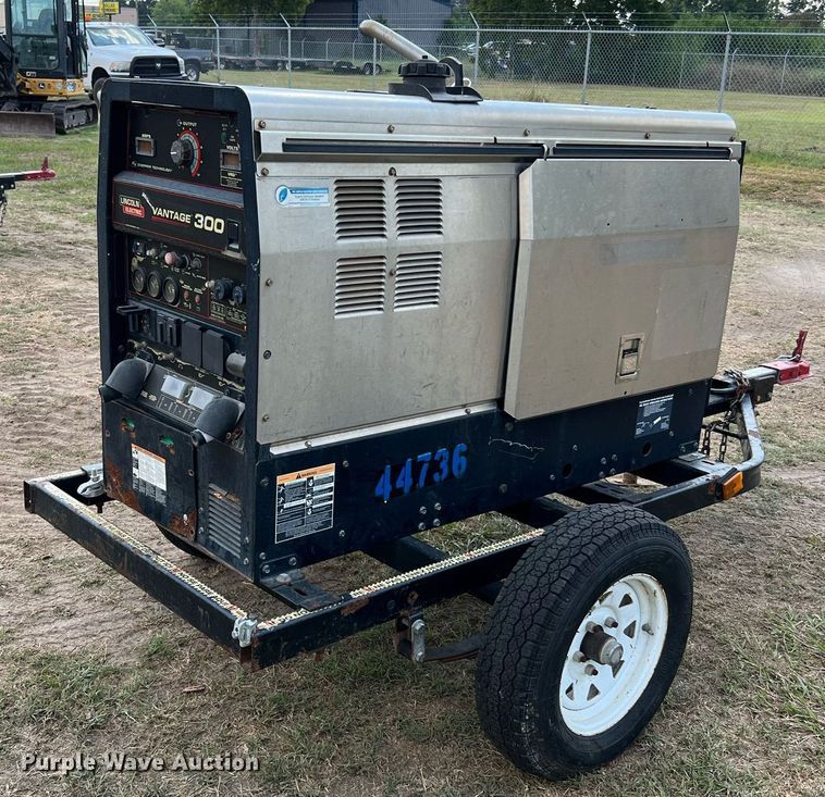 image for item LF9426 2017 Lincoln Electric Vantage 300  welder/generator