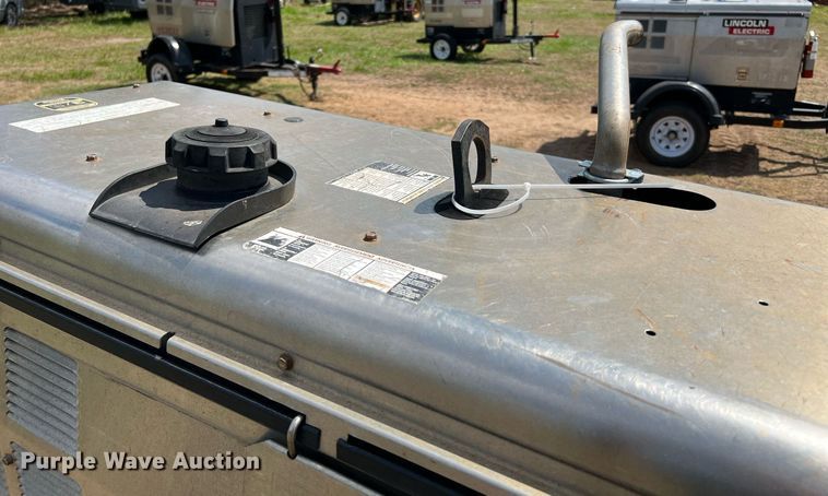 image for item LF9426 2017 Lincoln Electric Vantage 300  welder/generator