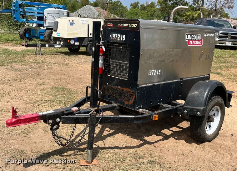 image for item LF9427 2017 Lincoln Electric Vantage 300  welder/generator