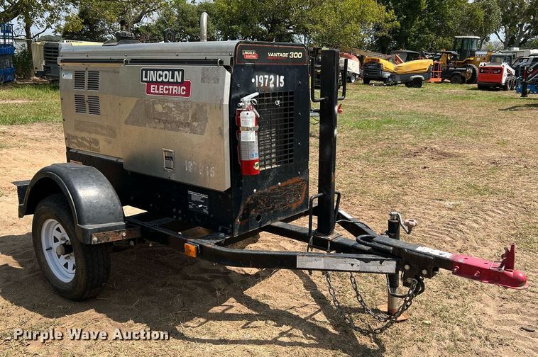 image for item LF9427 2017 Lincoln Electric Vantage 300  welder/generator