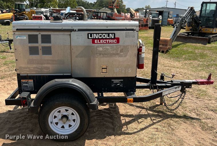 image for item LF9427 2017 Lincoln Electric Vantage 300  welder/generator