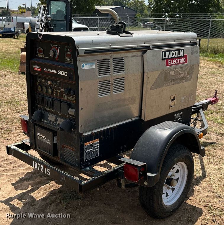 image for item LF9427 2017 Lincoln Electric Vantage 300  welder/generator