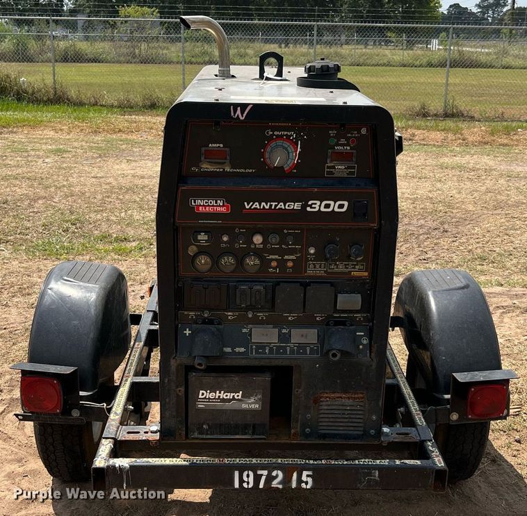image for item LF9427 2017 Lincoln Electric Vantage 300  welder/generator