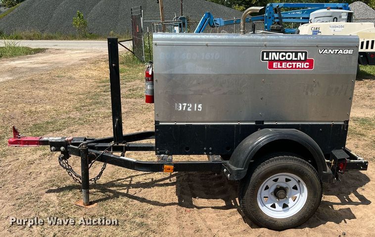 image for item LF9427 2017 Lincoln Electric Vantage 300  welder/generator
