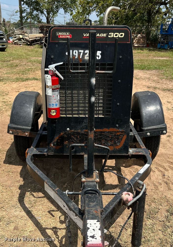 image for item LF9427 2017 Lincoln Electric Vantage 300  welder/generator