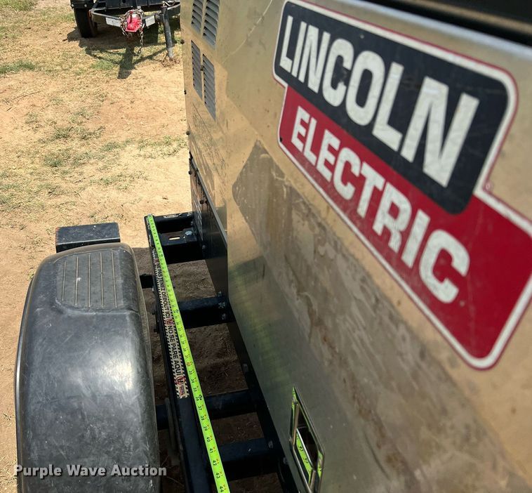 image for item LF9427 2017 Lincoln Electric Vantage 300  welder/generator