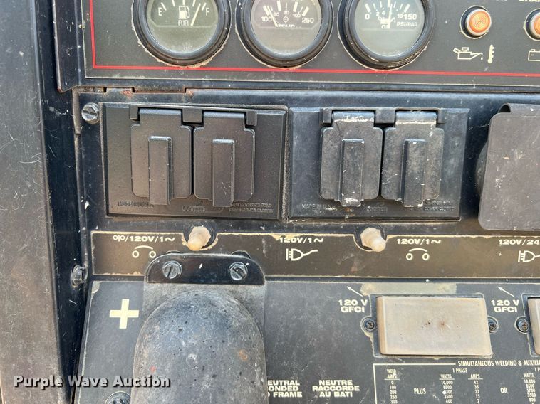 image for item LF9427 2017 Lincoln Electric Vantage 300  welder/generator