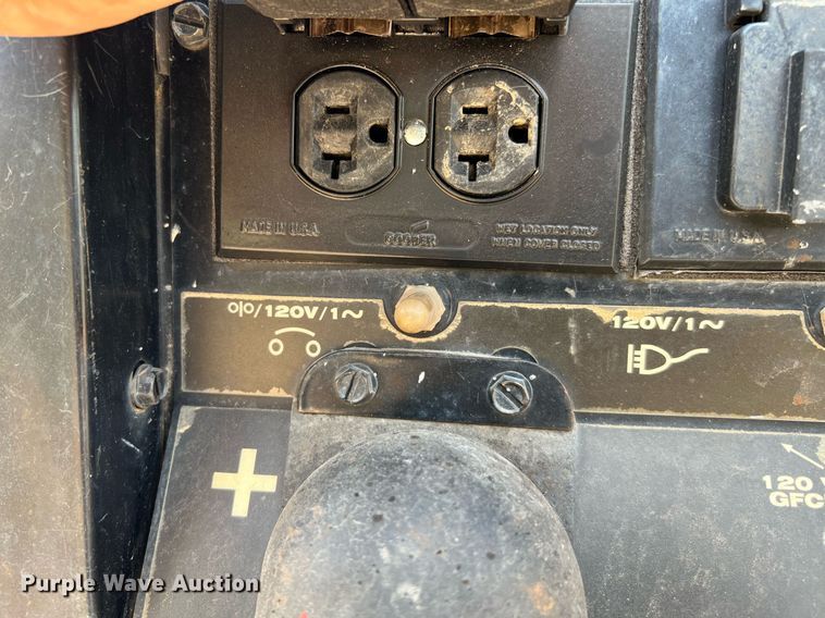 image for item LF9427 2017 Lincoln Electric Vantage 300  welder/generator