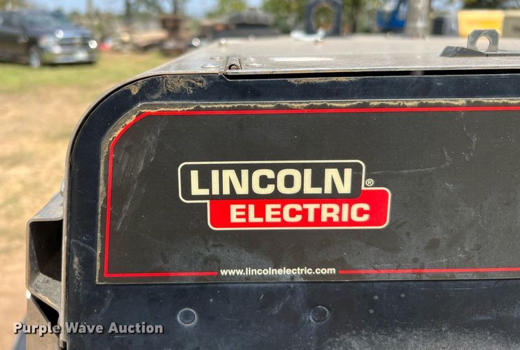 image for item LF9427 2017 Lincoln Electric Vantage 300  welder/generator