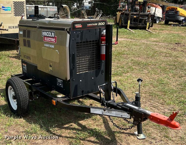 image for item LF9428 2018 Lincoln Electric Vantage 300  welder/generator