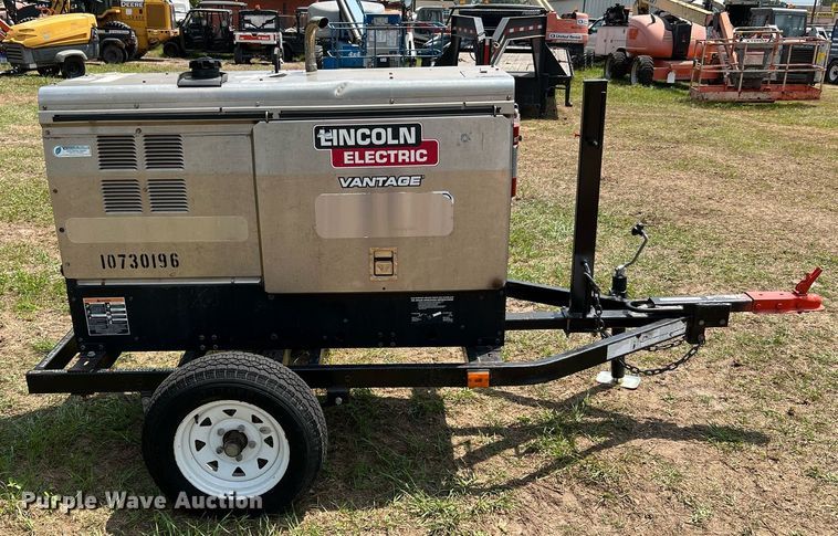 image for item LF9428 2018 Lincoln Electric Vantage 300  welder/generator