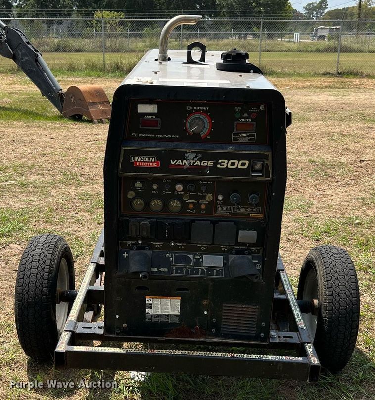 image for item LF9428 2018 Lincoln Electric Vantage 300  welder/generator