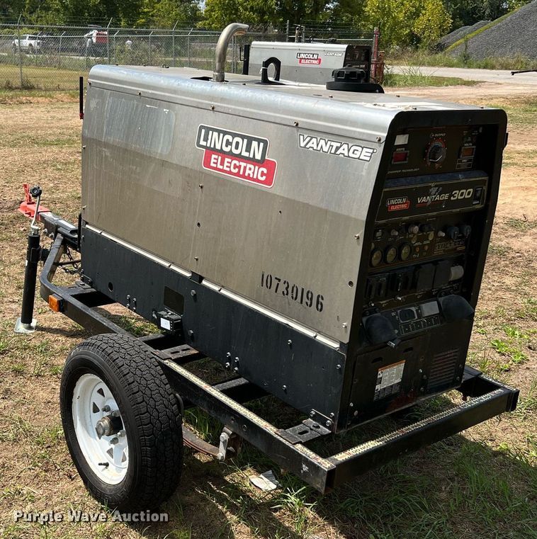 image for item LF9428 2018 Lincoln Electric Vantage 300  welder/generator