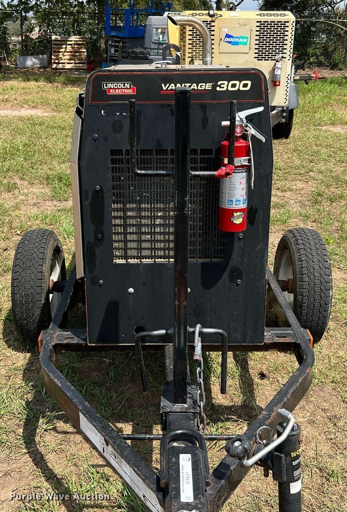 image for item LF9428 2018 Lincoln Electric Vantage 300  welder/generator