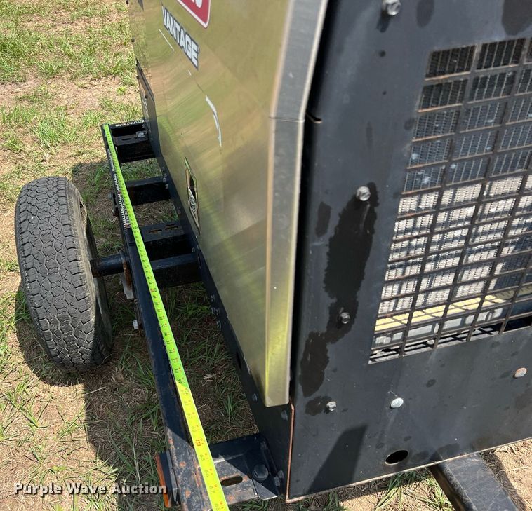 image for item LF9428 2018 Lincoln Electric Vantage 300  welder/generator